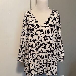 Terra & Sky black and white floral blouse (0X/14)